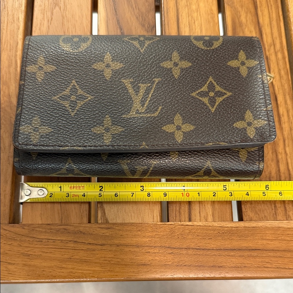 Louis Vuitton Brown and Gold Monogram Wallet - Picture 5 of 13